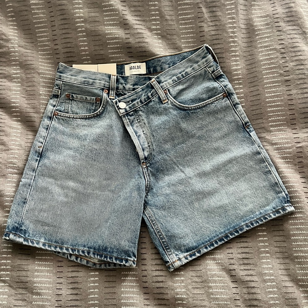 NWT AGOLDE CRISS CROSS. UPSIZED - SZ 26 - MOMENTUM